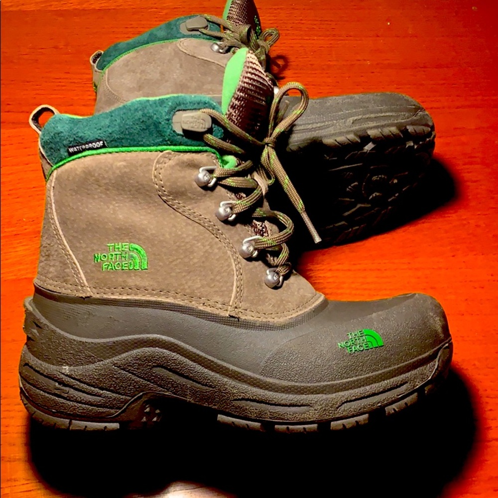 NEW The North Face Boys Waterproof Winter Boots